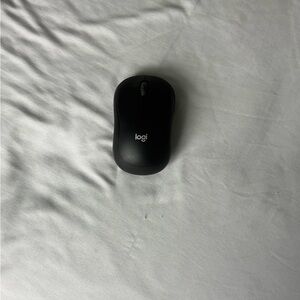 Logi Wireless Mouse in Black